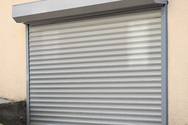 Tende a rullo: il 'custode invisibile' dell'efficienza energetica degli edifici