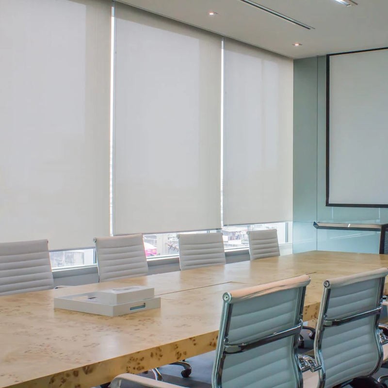 Tende oscuranti a rullo per ufficio